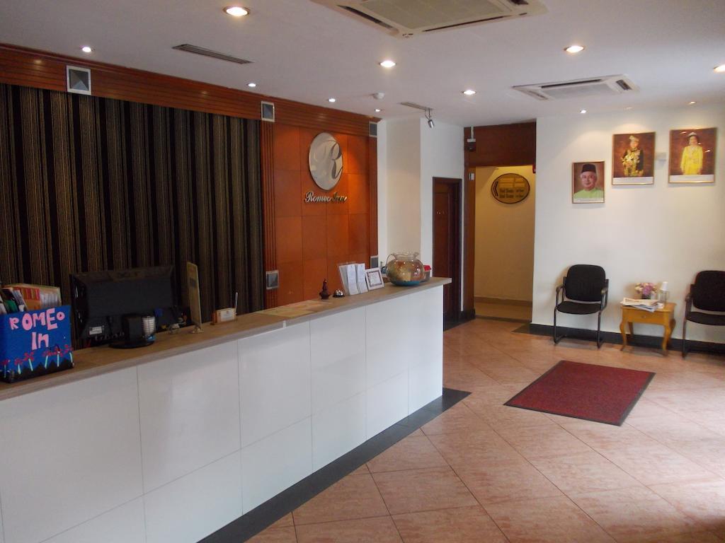 פטלין ג'איה Hotel Sri Sutra מראה חיצוני תמונה